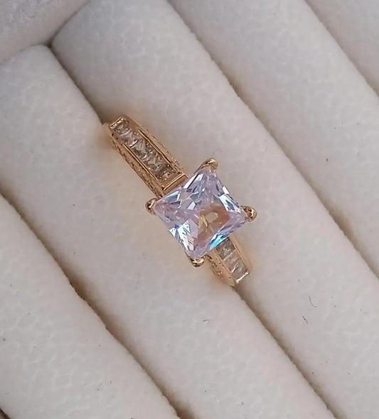 Vintage Design Gold Plated Crystal Adjustable Ring
