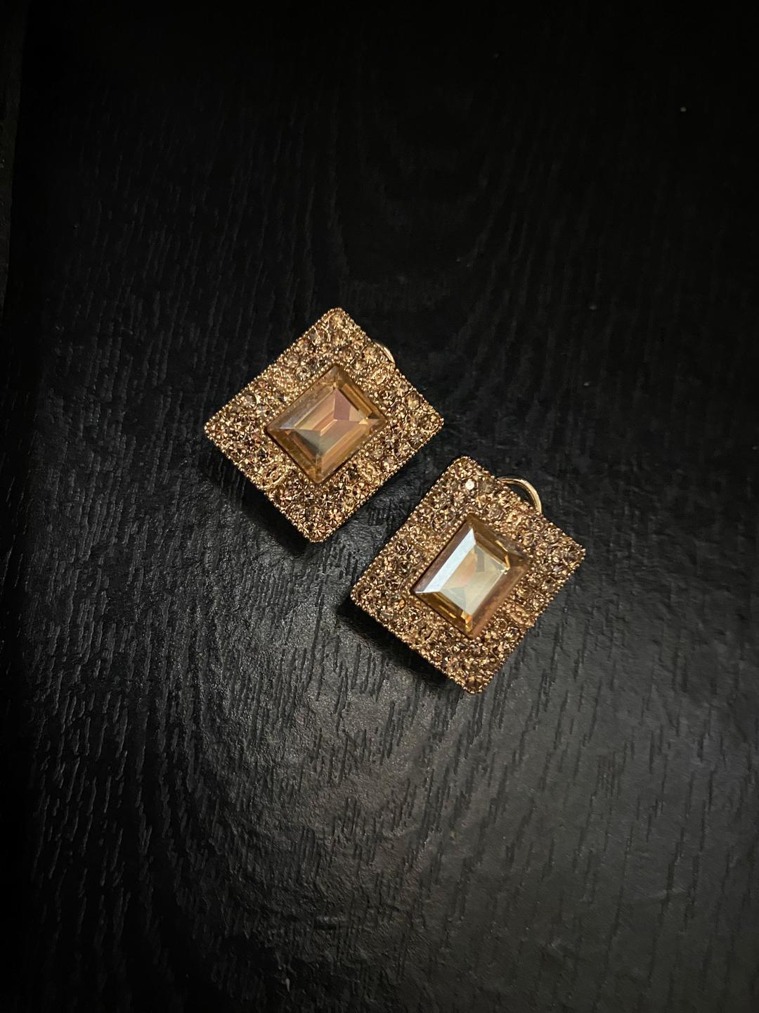 Modern Design Artificial Stones Studs 2PCS