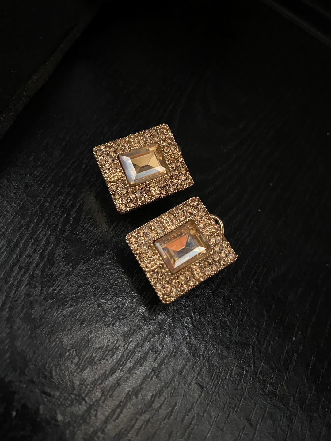 Modern Design Artificial Stones Studs 2PCS
